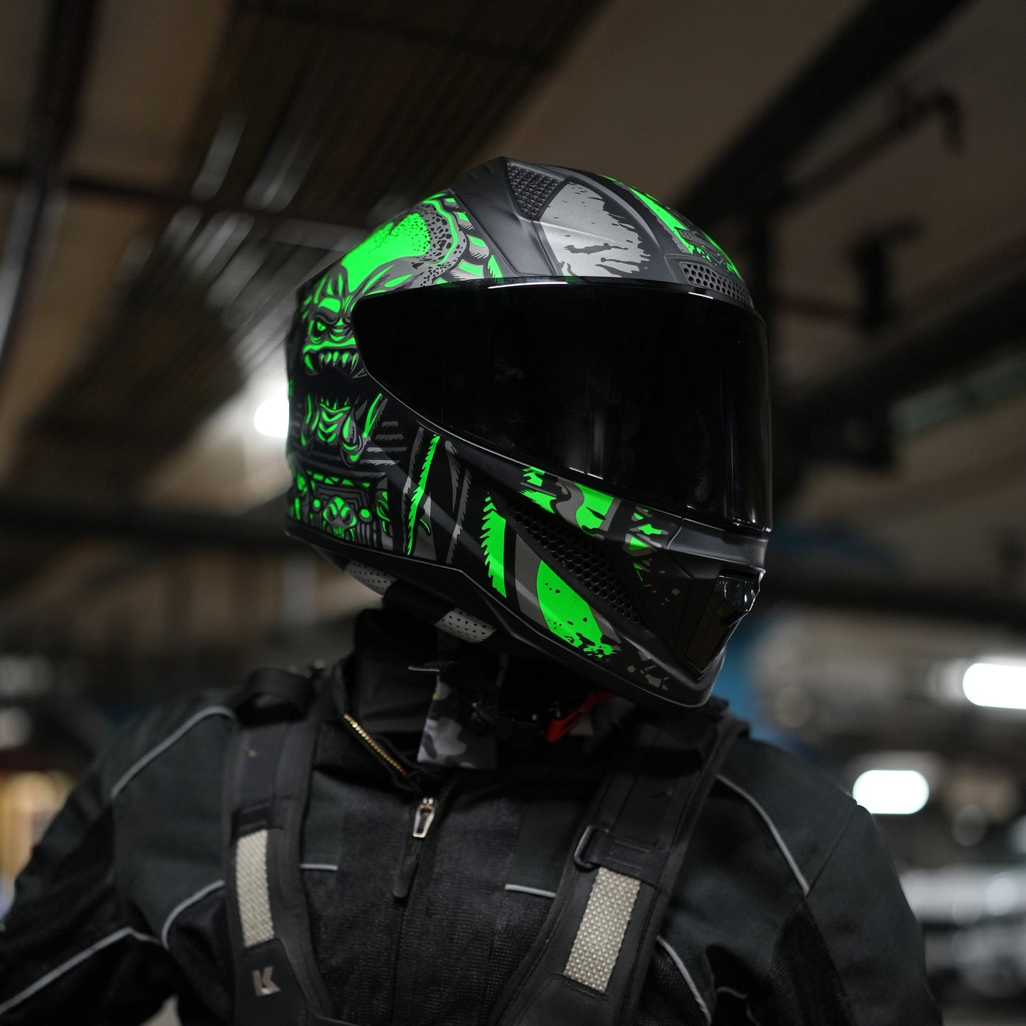 Steelbird SBH-25 Predator ISI Certified Full Face Graphic Helmet for Men and Women (Glossy Black Green with Inner Smoke Sun Shield)